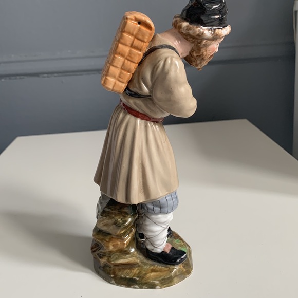 Antique 19C Russian Porcelain GARDNER FIGURE - Picture 5 of 10